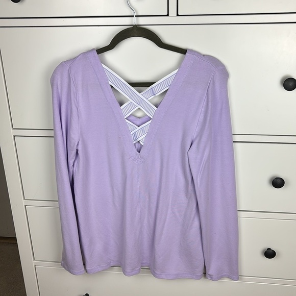 Lilly Pulitzer Light Purple V-Neck Top Ribbon Criss Cross Back - S - Picture 1 of 8